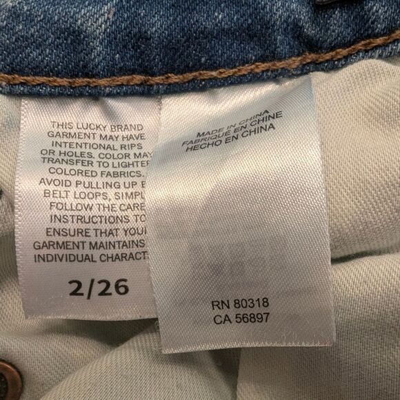 Lucky Brand Distressed Denim Shorts Sz 2 Light Wash Cutoff Festival The Roll up - Picture 9 of 10